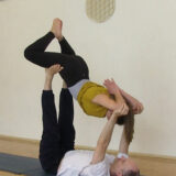 Acrobatic Yoga in Weimar – Steffen und Julia in FLYING YOGI Position