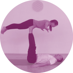 Steffen und Julia in Acrobatic Yoga Position Bird (Vogel)