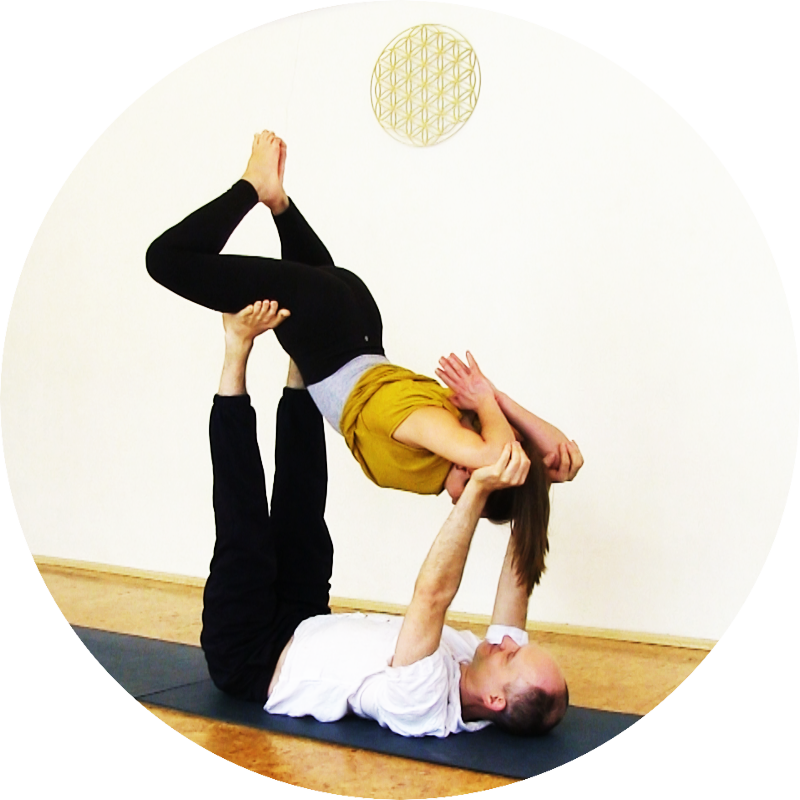 Akrobatik Yoga Position Steffen und Julia